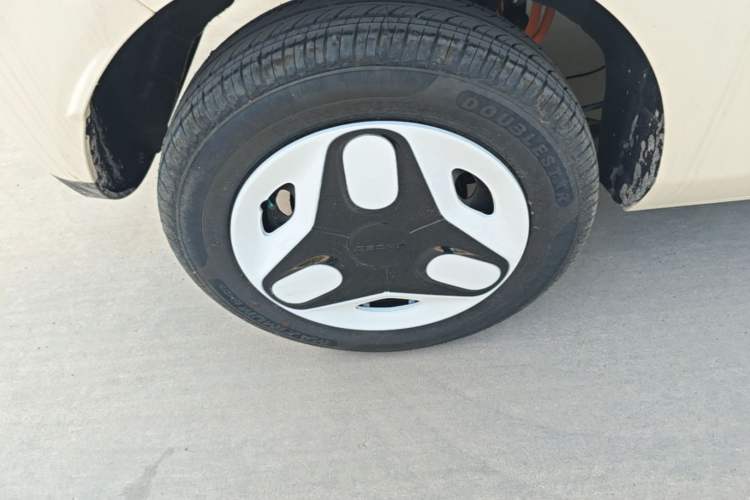 Used Geely Galaxy Panda 2025 210 km – Yuanqi Bear Right Rear Wheel Hub