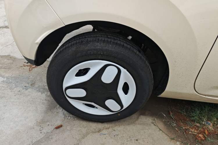 Used Geely Galaxy Panda 2025 210 km – Yuanqi Bear Right Rear Wheel Hub
