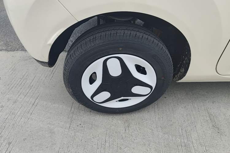 Used Geely Galaxy Panda 2025 210 km – Yuanqi Bear Right Rear Wheel Hub