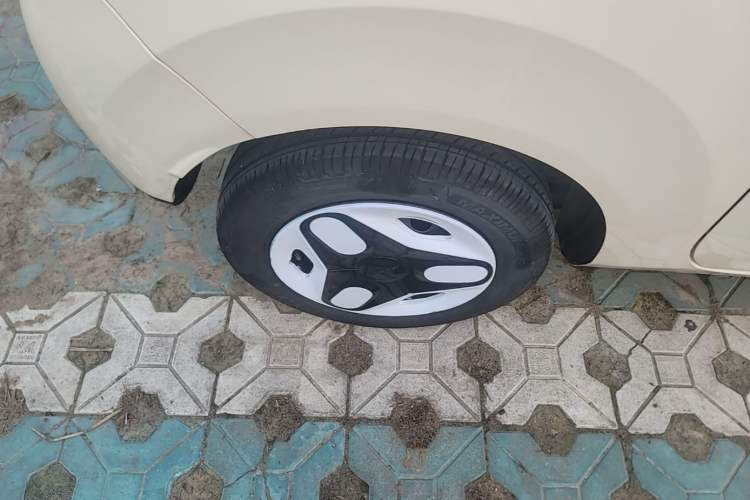 Used Geely Galaxy Panda 2025 210 km – Yuanqi Bear Right Rear Wheel Hub