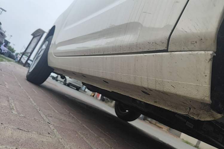 Used Geely Galaxy Panda 2025 210 km – Yuanqi Bear Right Side Sill