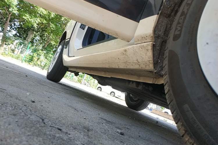 Used Geely Galaxy Panda 2025 210 km – Yuanqi Bear Right Side Sill