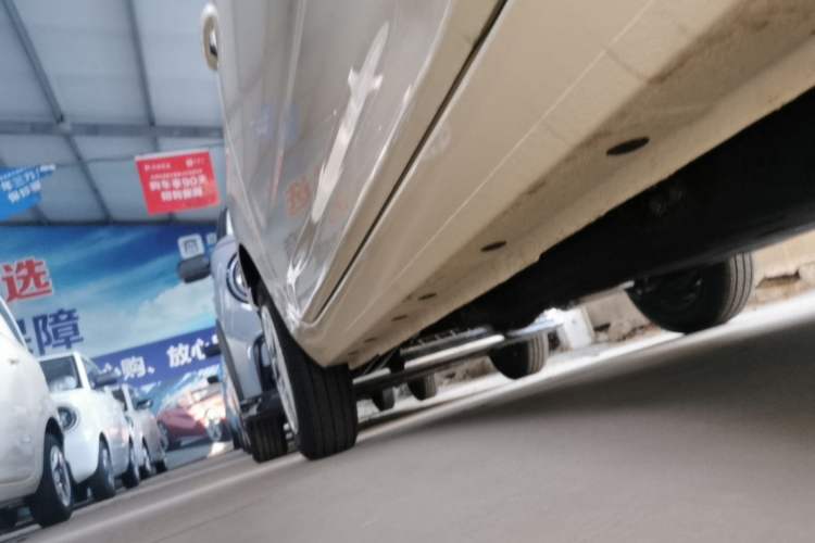 Used Geely Galaxy Panda 2025 210 km – Yuanqi Bear Right Side Sill
