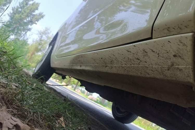 Used Geely Galaxy Panda 2025 210 km – Yuanqi Bear Right Side Sill