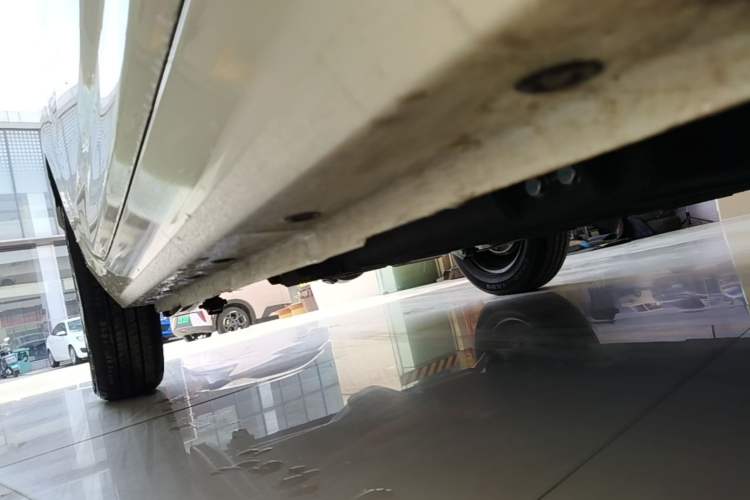 Used Geely Galaxy Panda 2025 210 km – Yuanqi Bear Right Side Sill