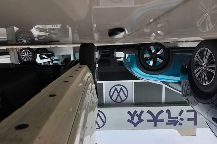 Used Geely Galaxy Panda 2025 210 km – Yuanqi Bear Right Side Sill