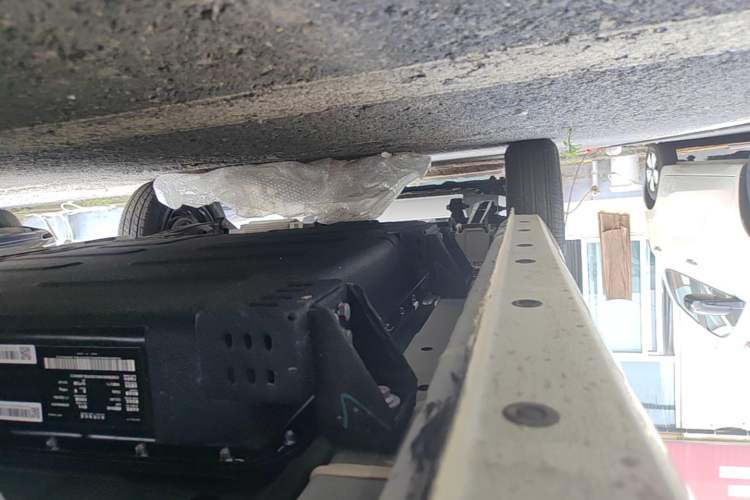 Used Geely Galaxy Panda 2025 210 km – Yuanqi Bear Right Side Sill