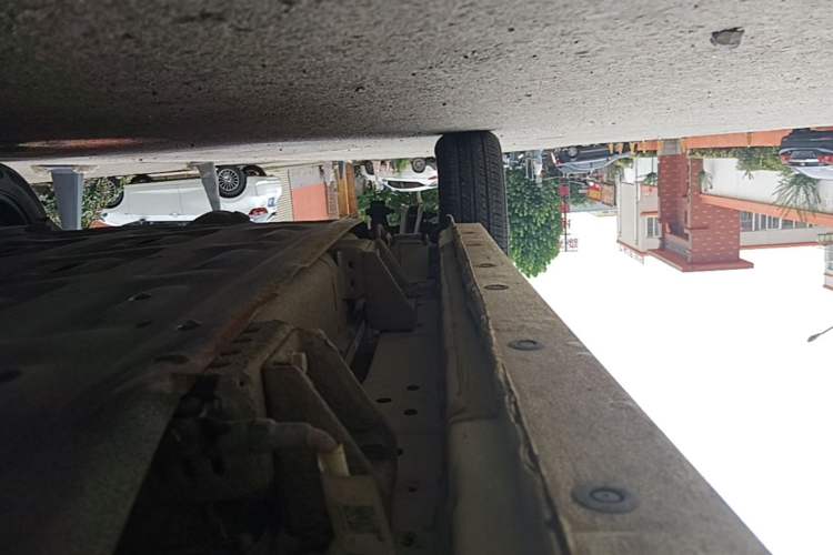 Used Geely Galaxy Panda 2025 210 km – Yuanqi Bear Right Side Sill