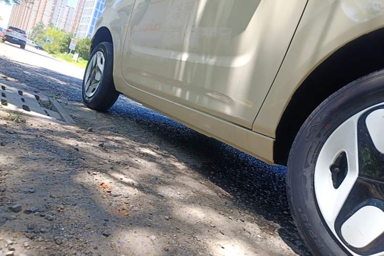 Used Geely Galaxy Panda 2025 210 km – Yuanqi Bear Right Side Sill