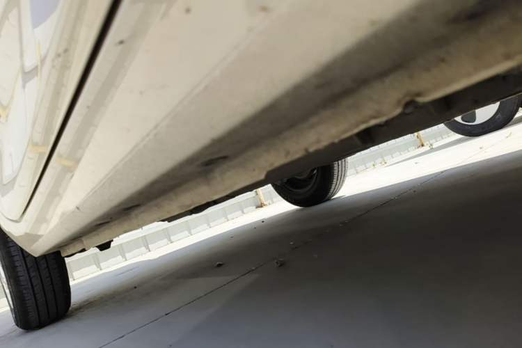 Used Geely Galaxy Panda 2025 210 km – Yuanqi Bear Right Side Sill