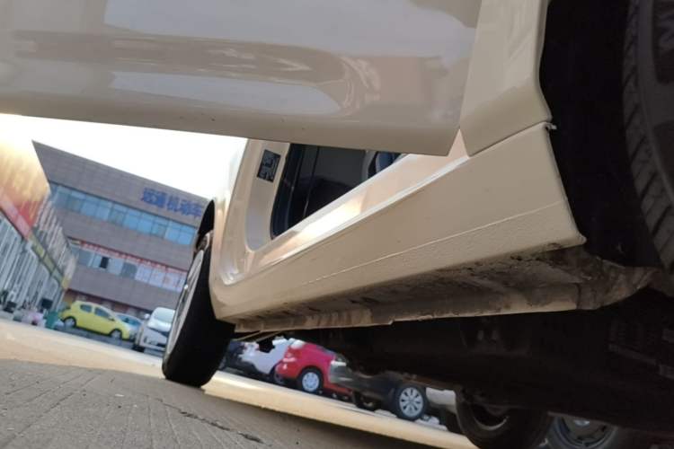 Used Geely Galaxy Panda 2025 210 km – Yuanqi Bear Right Side Sill