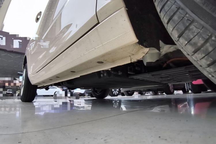 Used Geely Galaxy Panda 2025 210 km – Yuanqi Bear Right Side Sill