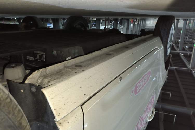 Used Geely Galaxy Panda 2025 210 km – Yuanqi Bear Right Side Sill
