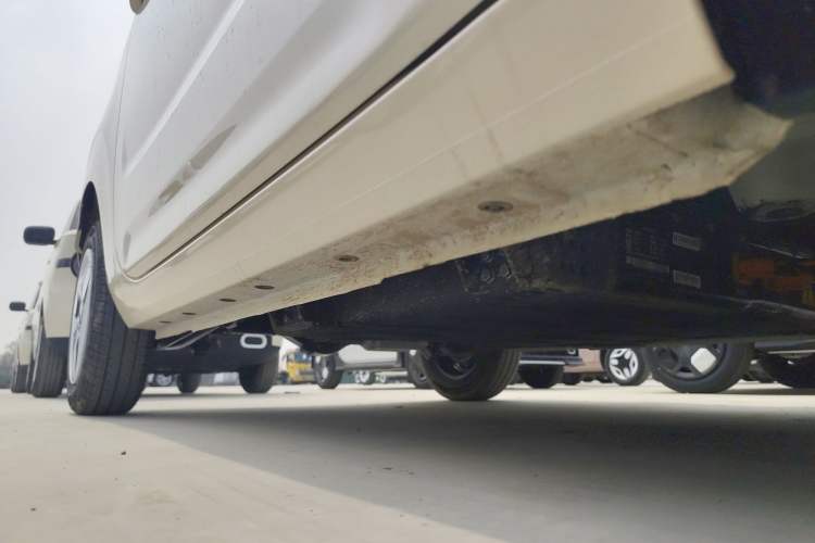 Used Geely Galaxy Panda 2025 210 km – Yuanqi Bear Right Side Sill