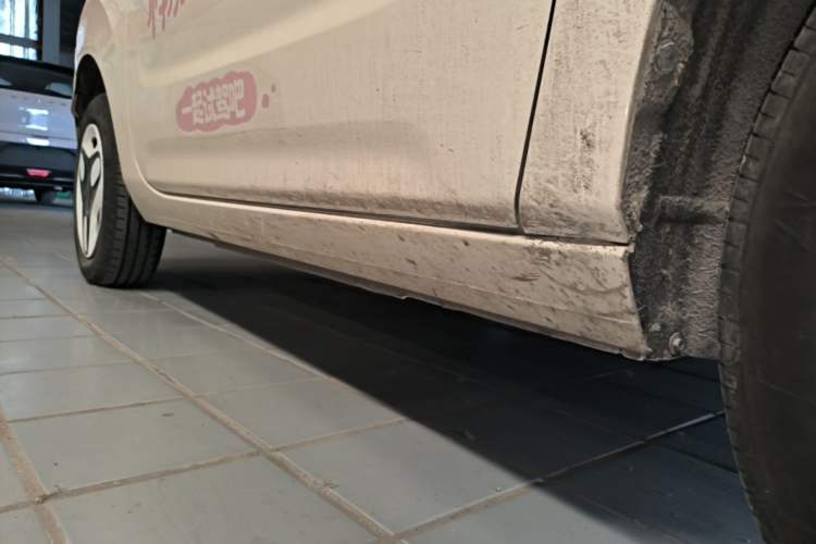 Used Geely Galaxy Panda 2025 210 km – Yuanqi Bear Right Side Sill