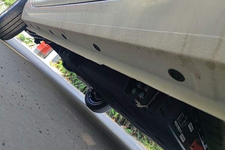 Used Geely Galaxy Panda 2025 210 km – Yuanqi Bear Right Side Sill