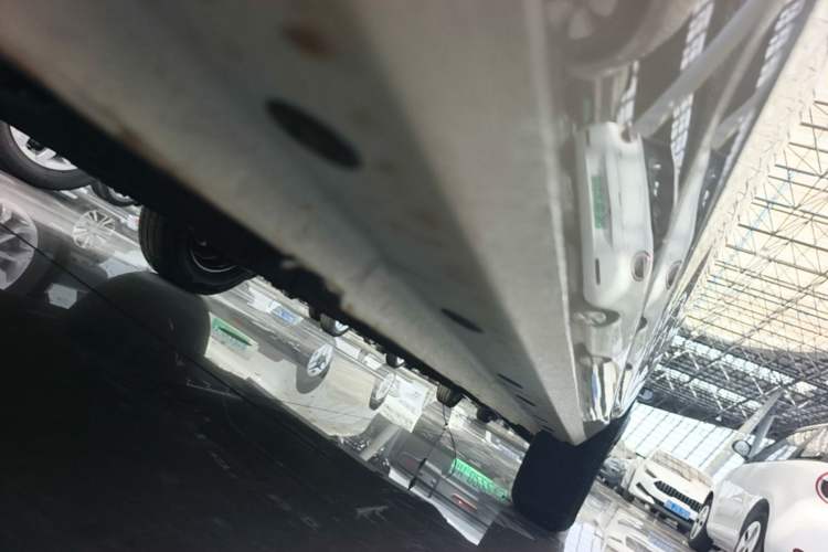 Used Geely Galaxy Panda 2025 210 km – Yuanqi Bear Right Side Sill