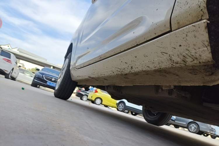 Used Geely Galaxy Panda 2025 210 km – Yuanqi Bear Right Side Sill