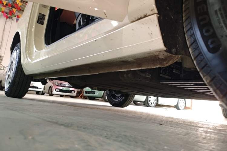 Used Geely Galaxy Panda 2025 210 km – Yuanqi Bear Right Side Sill