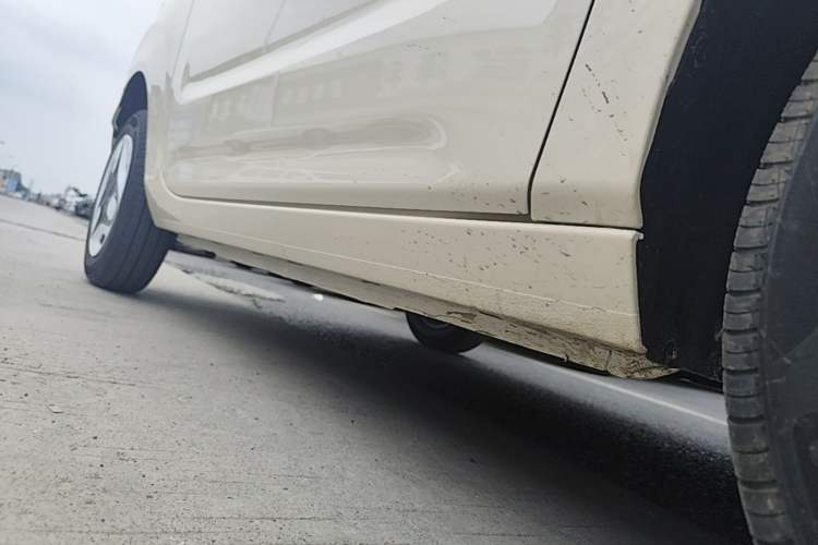 Used Geely Galaxy Panda 2025 210 km – Yuanqi Bear Right Side Sill