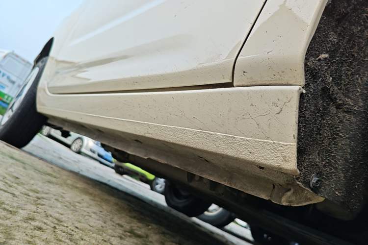 Used Geely Galaxy Panda 2025 210 km – Yuanqi Bear Right Side Sill