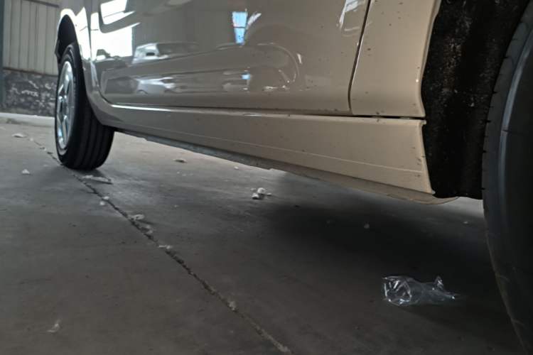 Used Geely Galaxy Panda 2025 210 km – Yuanqi Bear Right Side Sill