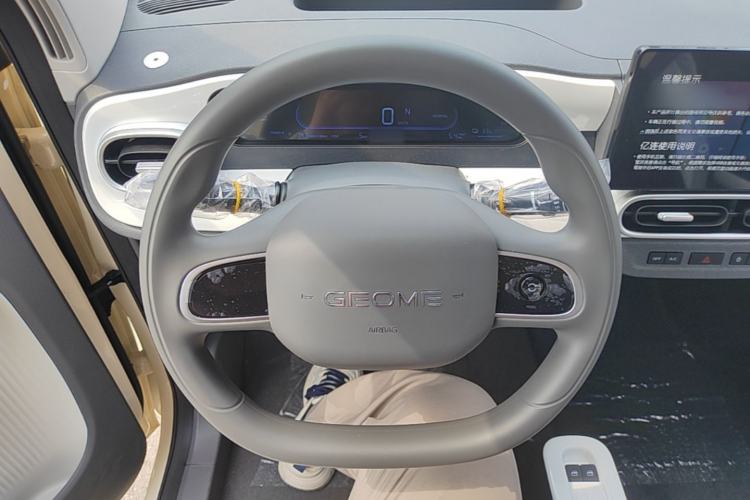 Used Geely Galaxy Panda 2025 210 km – Yuanqi Bear Steering Wheel