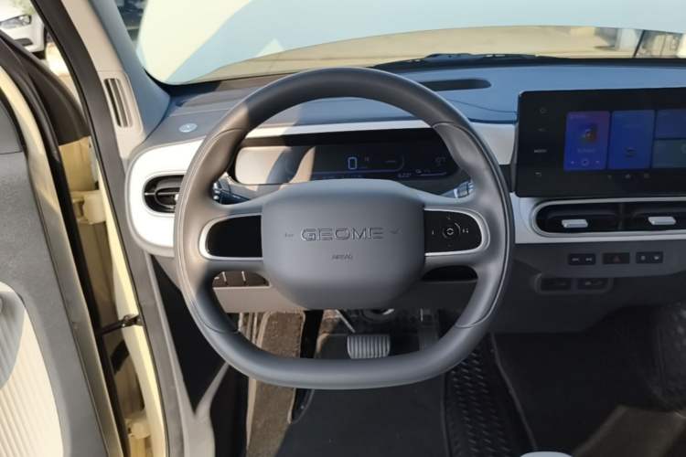 Used Geely Galaxy Panda 2025 210 km – Yuanqi Bear Steering Wheel