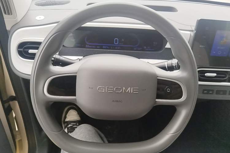 Used Geely Galaxy Panda 2025 210 km – Yuanqi Bear Steering Wheel