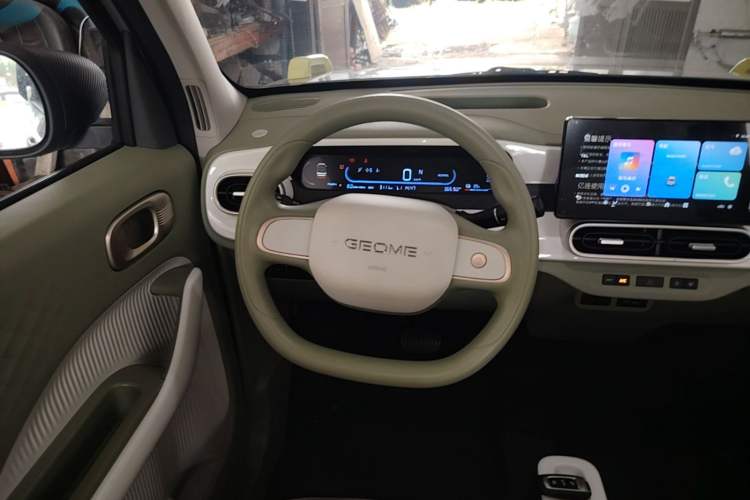 Used Geely Galaxy Panda 2025 210km Panda Rider Steering Wheel