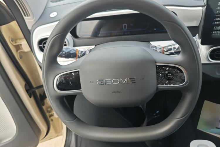 Used Geely Galaxy Panda 2025 210 km – Yuanqi Bear Steering Wheel