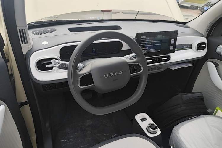 Used Geely Galaxy Panda 2025 210 km – Yuanqi Bear Steering Wheel