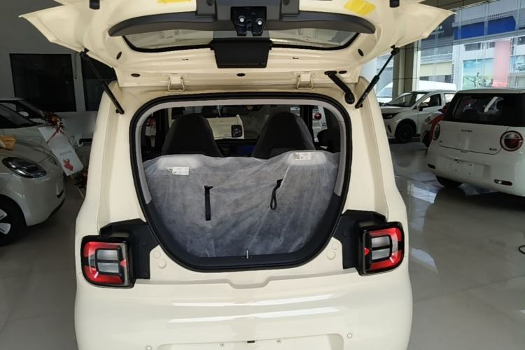 Used Geely Galaxy Panda 2025 210 km – Yuanqi Bear Trunk