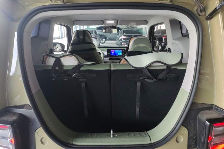 Used Geely Galaxy Panda 2025 210km Panda Rider Trunk