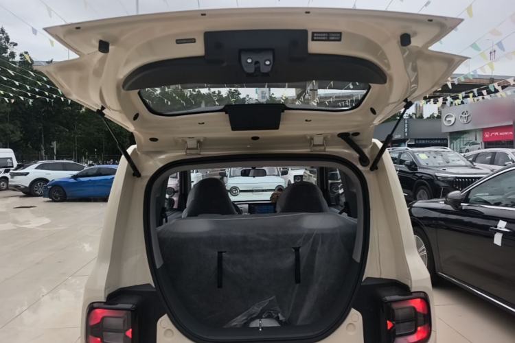 Used Geely Galaxy Panda 2025 210 km – Yuanqi Bear Trunk