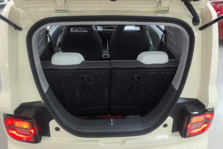 Used Geely Galaxy Panda 2025 210 km – Yuanqi Bear Trunk
