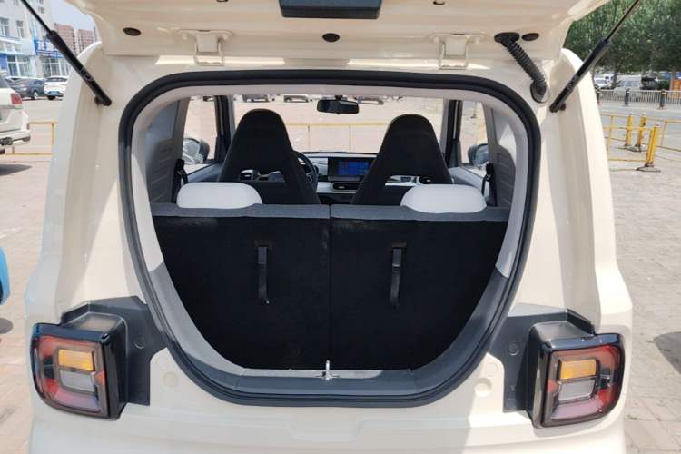 Used Geely Galaxy Panda 2025 210 km – Yuanqi Bear Trunk