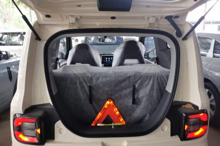 Used Geely Galaxy Panda 2025 210 km – Yuanqi Bear Trunk