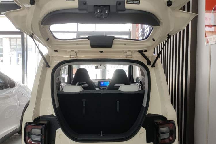Used Geely Galaxy Panda 2025 210 km – Yuanqi Bear Trunk