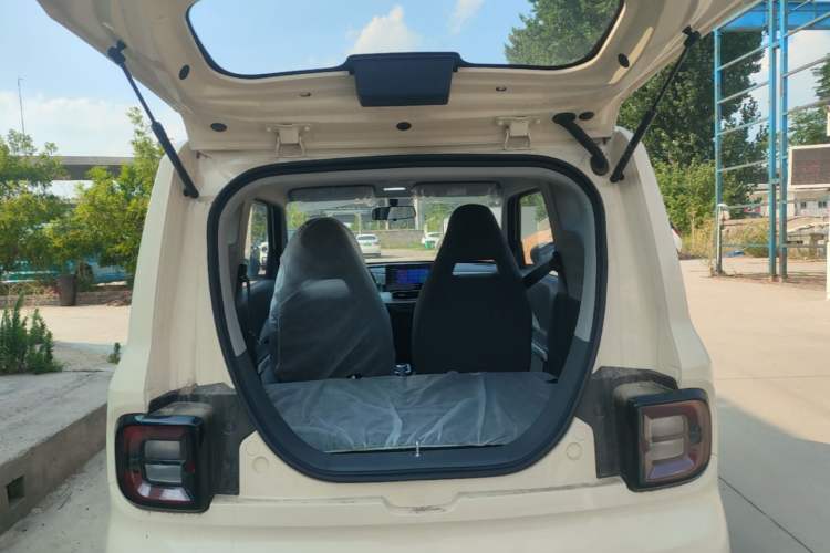 Used Geely Galaxy Panda 2025 210 km – Yuanqi Bear Trunk