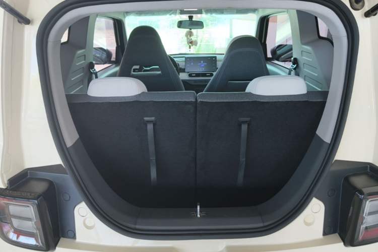 Used Geely Galaxy Panda 2025 210 km – Yuanqi Bear Trunk
