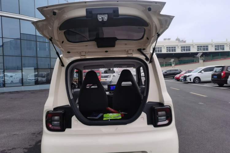 Used Geely Galaxy Panda 2025 210 km – Yuanqi Bear Trunk