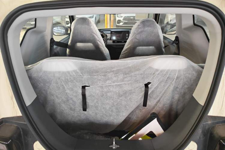 Used Geely Galaxy Panda 2025 210 km – Yuanqi Bear Trunk