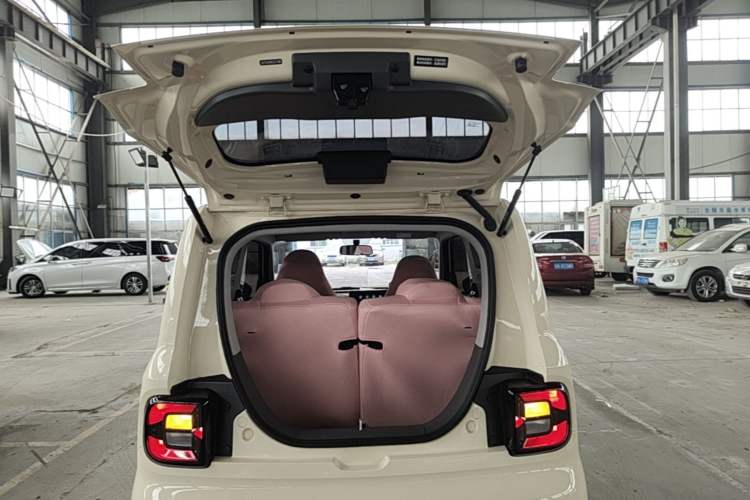 Used Geely Galaxy Panda 2025 210 km – Yuanqi Bear Trunk