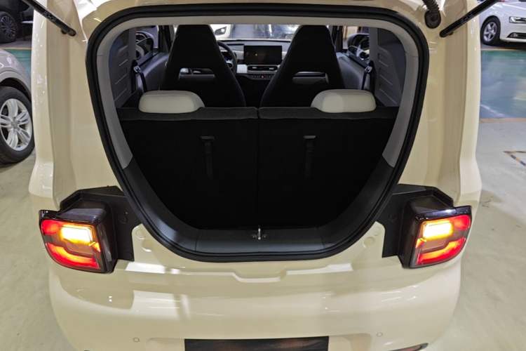 Used Geely Galaxy Panda 2025 210 km – Yuanqi Bear Trunk