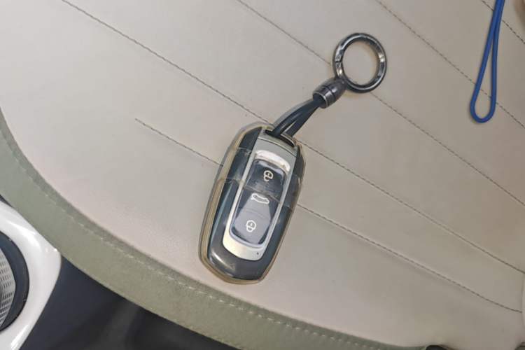Used Geely Galaxy Panda 2025 210km Panda Rider Vehicle Key