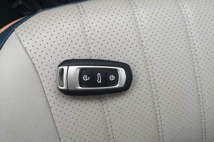 Used Geely Galaxy Panda 2025 210km Panda Rider Vehicle Key