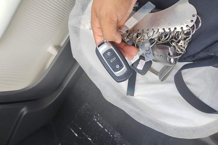 Used Geely Galaxy Panda 2025 210 km – Yuanqi Bear Vehicle Key