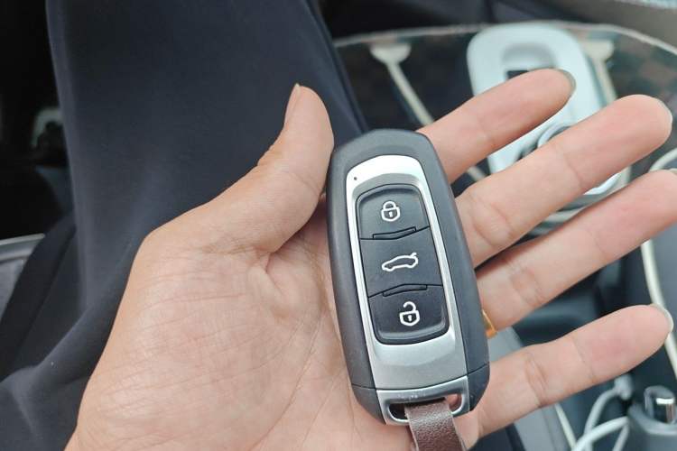 Used Geely Galaxy Panda 2025 210 km – Yuanqi Bear Vehicle Key