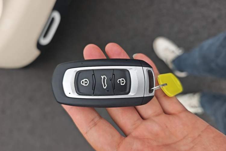 Used Geely Galaxy Panda 2025 210 km – Yuanqi Bear Vehicle Key